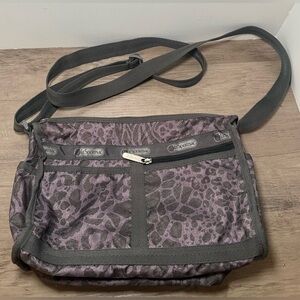Vintage 80s LeSportSac Bag Purple Cheetah‎ Print Expandable Crossbody Pockets.